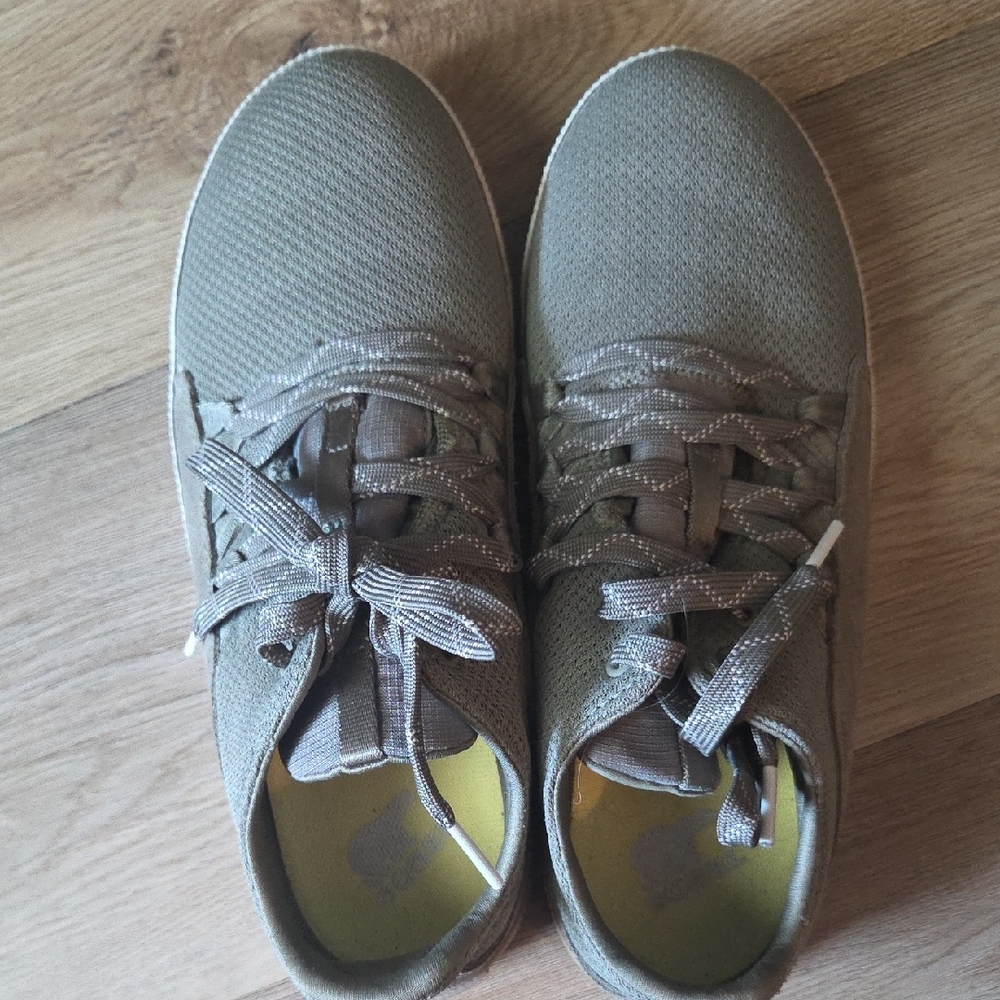 Women's Casual Knit Lace-Up Sneakers in Olive